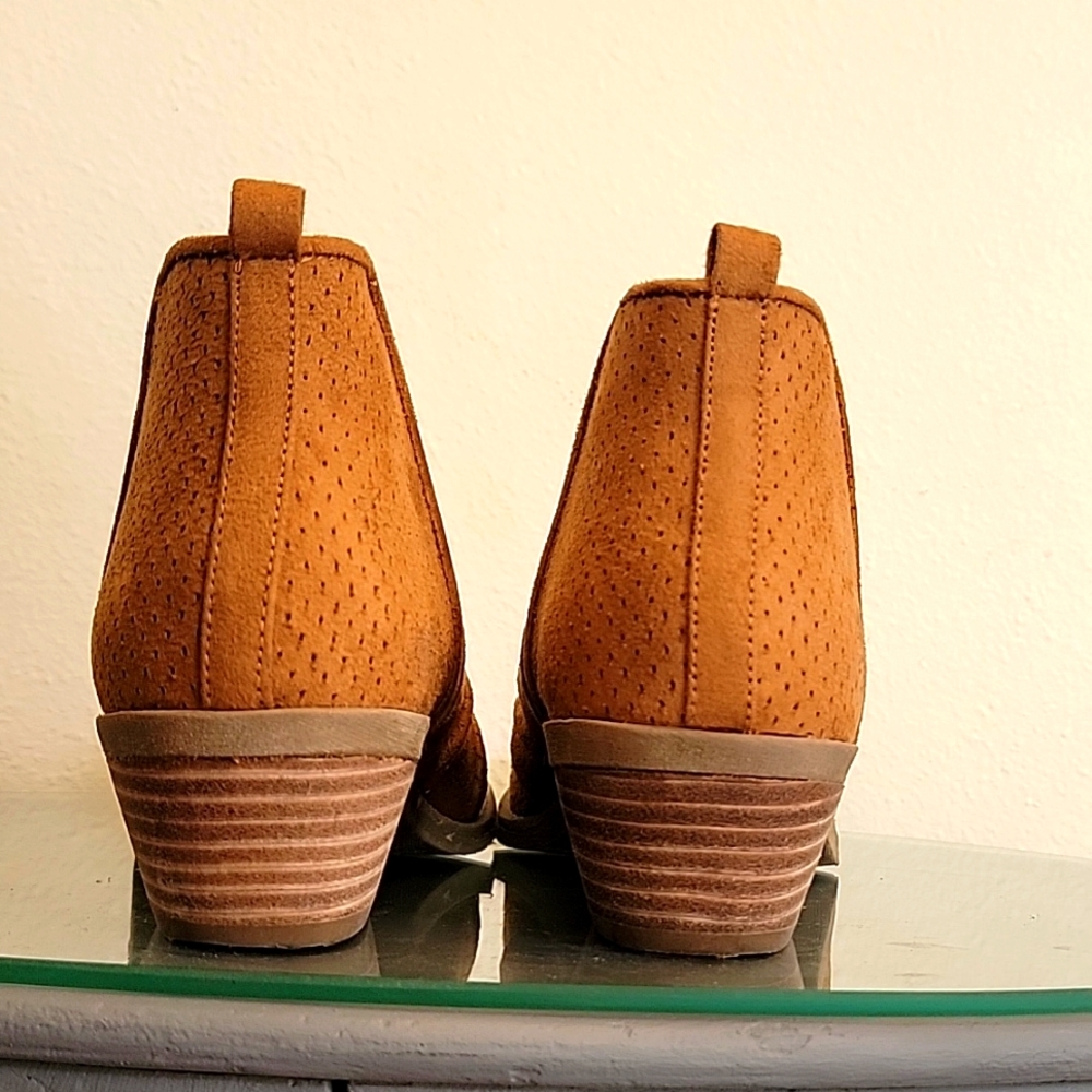 Report Slip On Ankle Booties - Picture 5 of 7